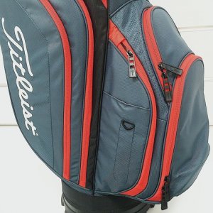 Túi gậy golf Titelist light weight.jpg
